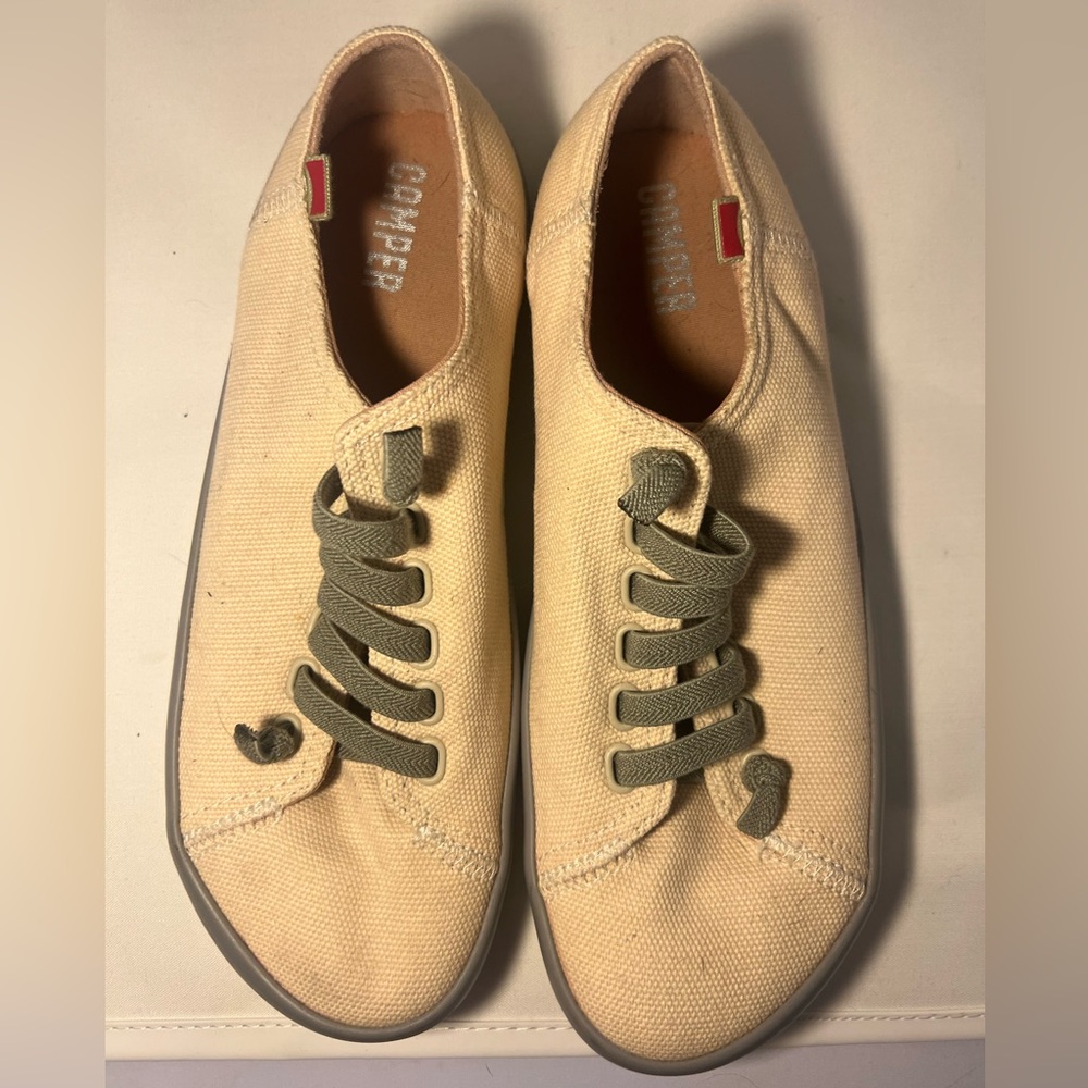 Camper peu ecru canvas runners with Green Laces 9.5